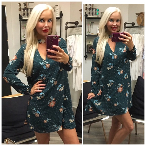 Dresses & Skirts - LAST 1! Floral/Polka Dot Beautiful Green Choker Dress!